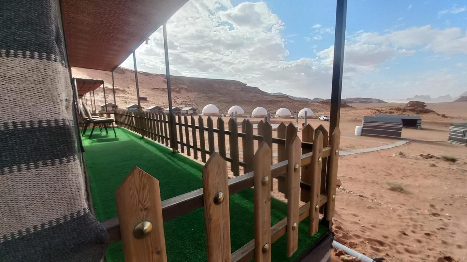 Al Raha Luxury Camp Hotell Wadi Rum Exteriör bild