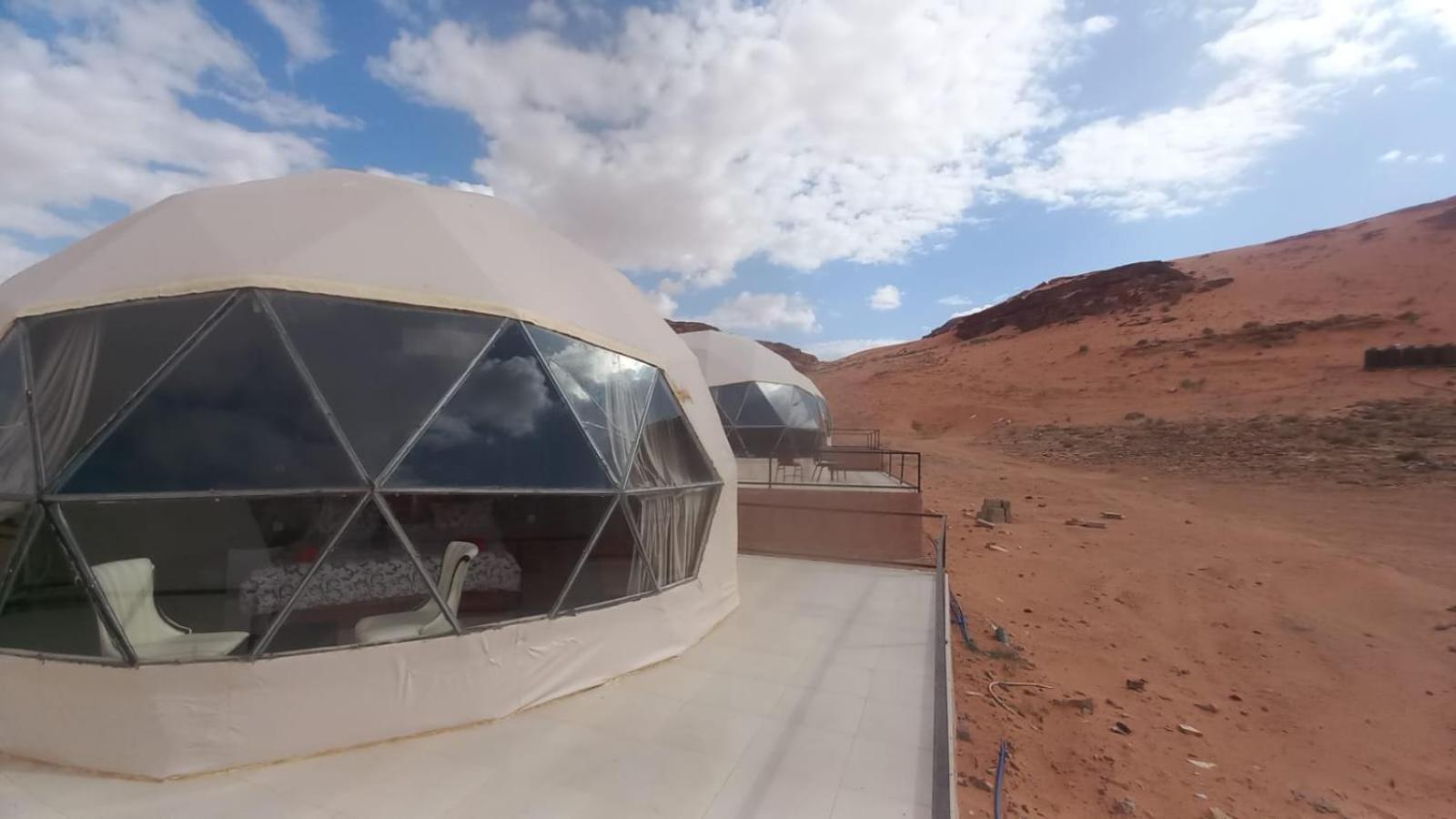 Al Raha Luxury Camp Hotell Wadi Rum Exteriör bild