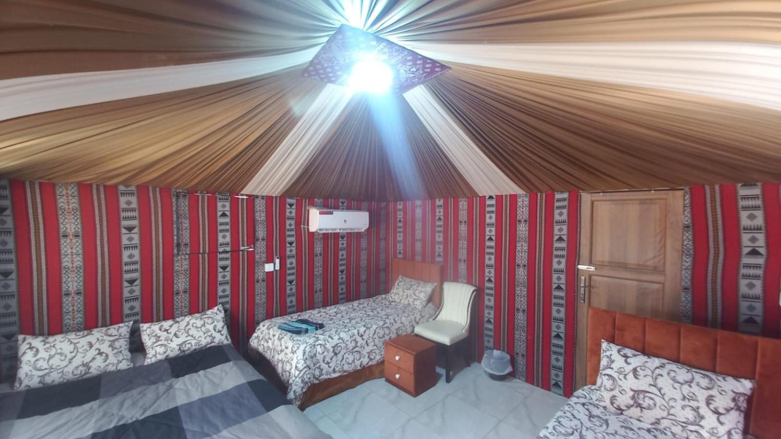 Al Raha Luxury Camp Hotell Wadi Rum Exteriör bild