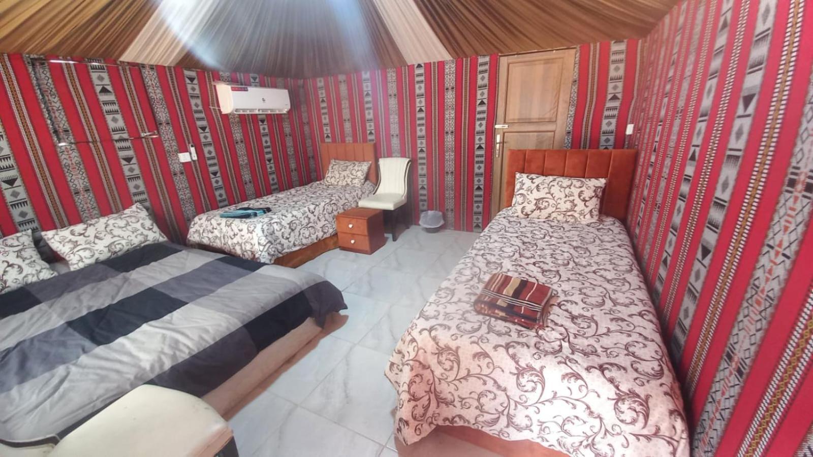 Al Raha Luxury Camp Hotell Wadi Rum Exteriör bild