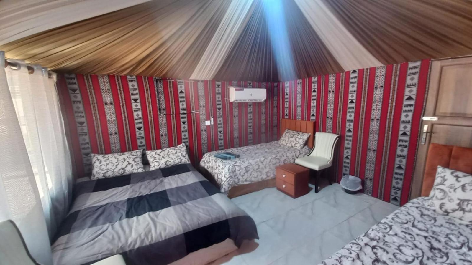 Al Raha Luxury Camp Hotell Wadi Rum Exteriör bild