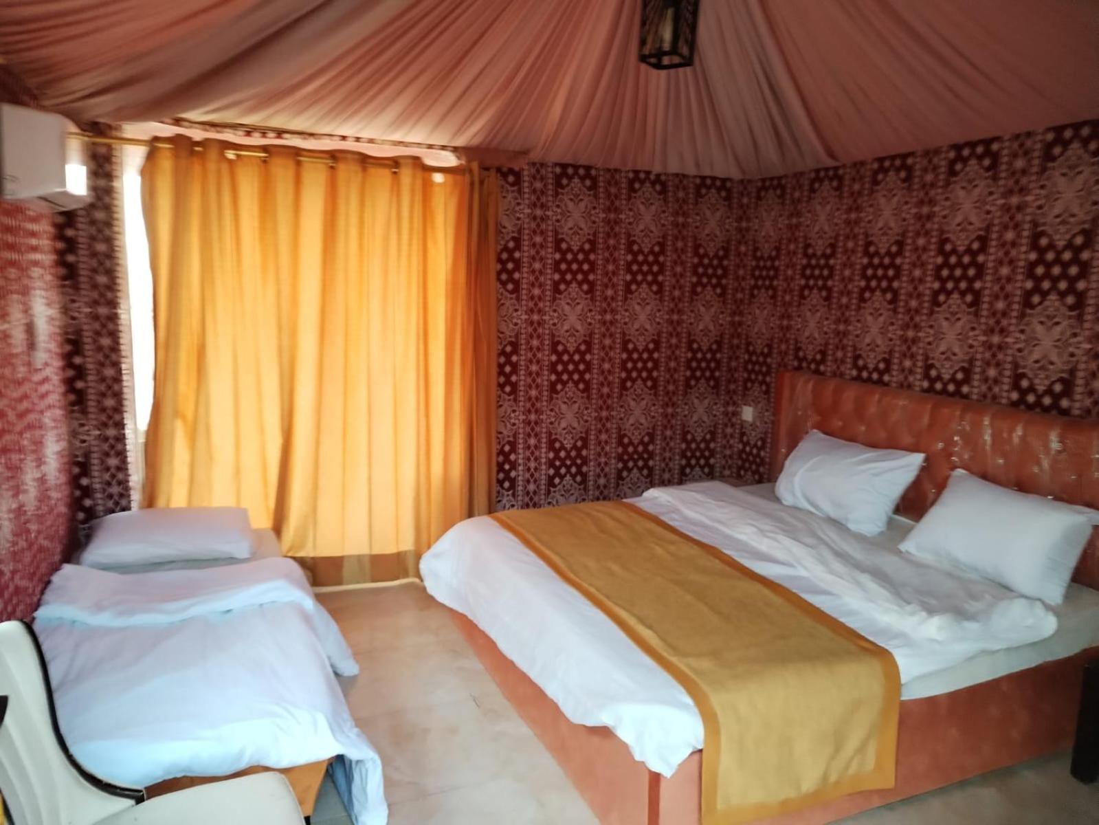 Al Raha Luxury Camp Hotell Wadi Rum Exteriör bild