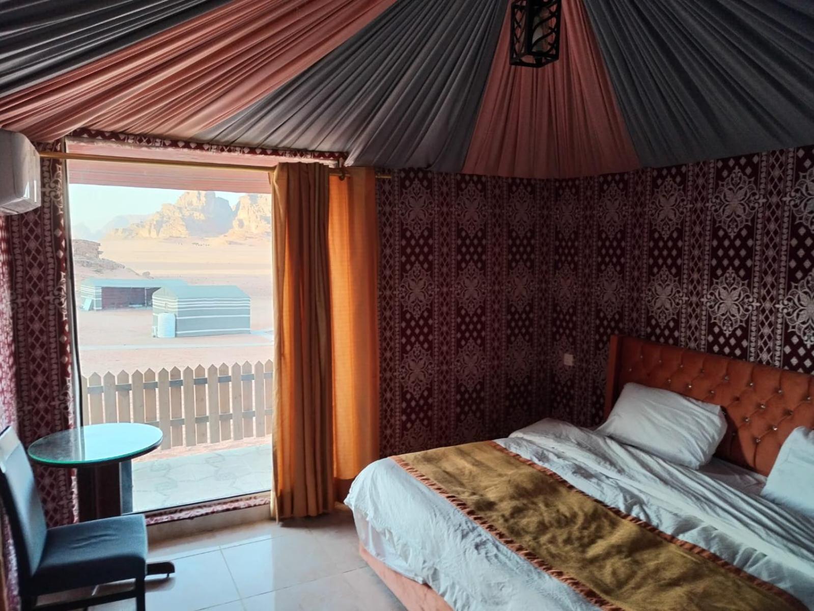 Al Raha Luxury Camp Hotell Wadi Rum Exteriör bild