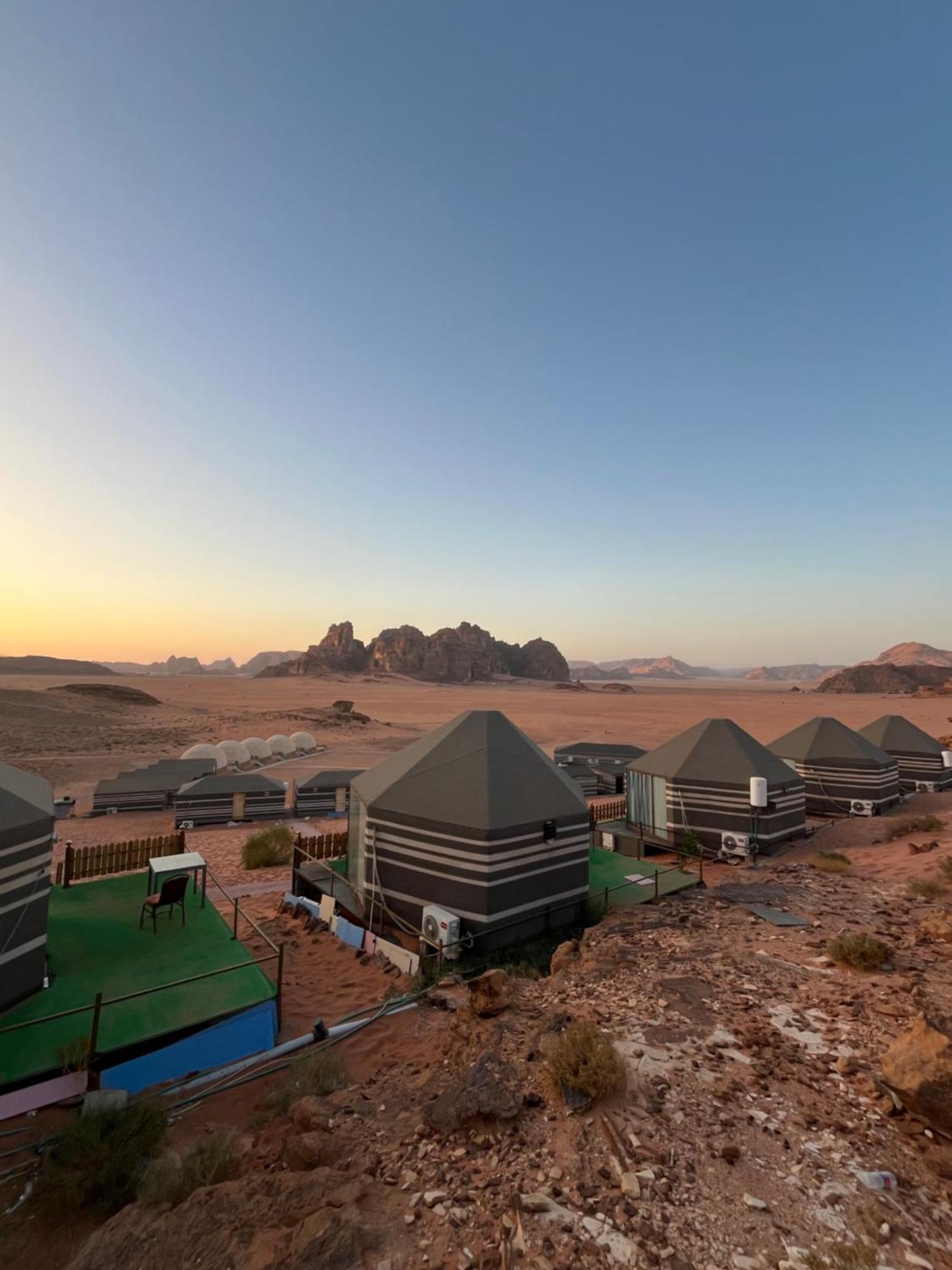 Al Raha Luxury Camp Hotell Wadi Rum Exteriör bild