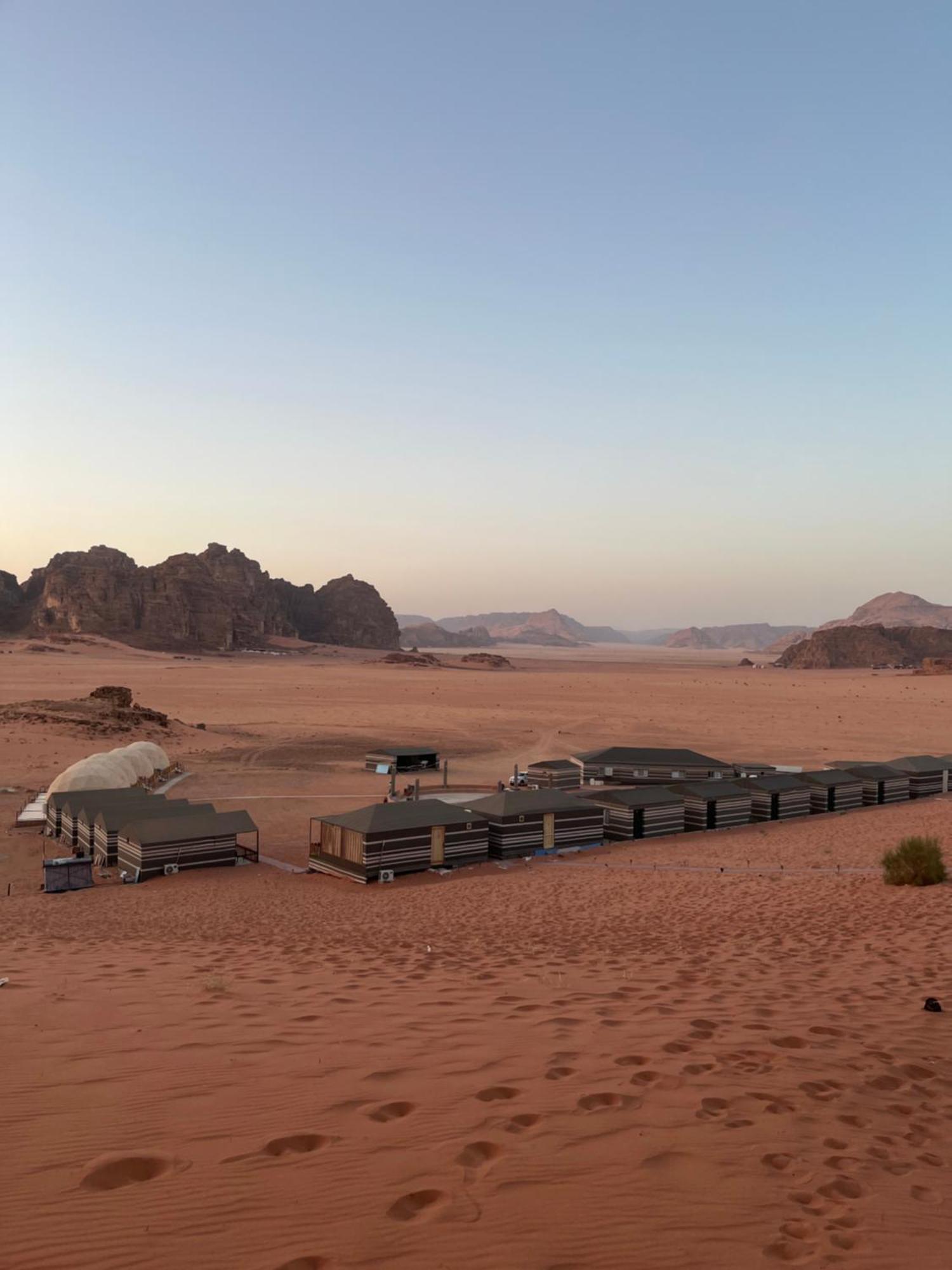 Al Raha Luxury Camp Hotell Wadi Rum Exteriör bild