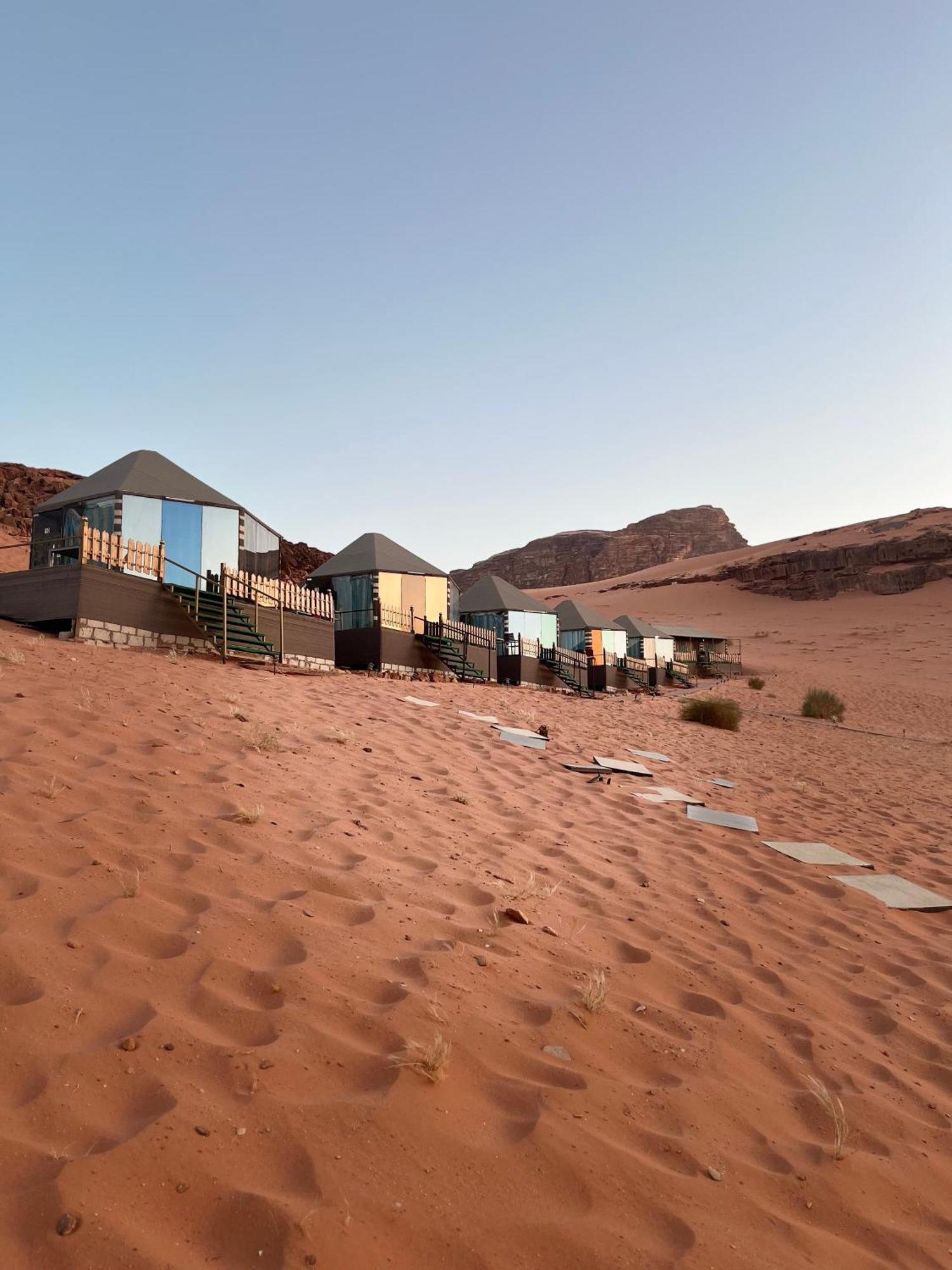 Al Raha Luxury Camp Hotell Wadi Rum Exteriör bild