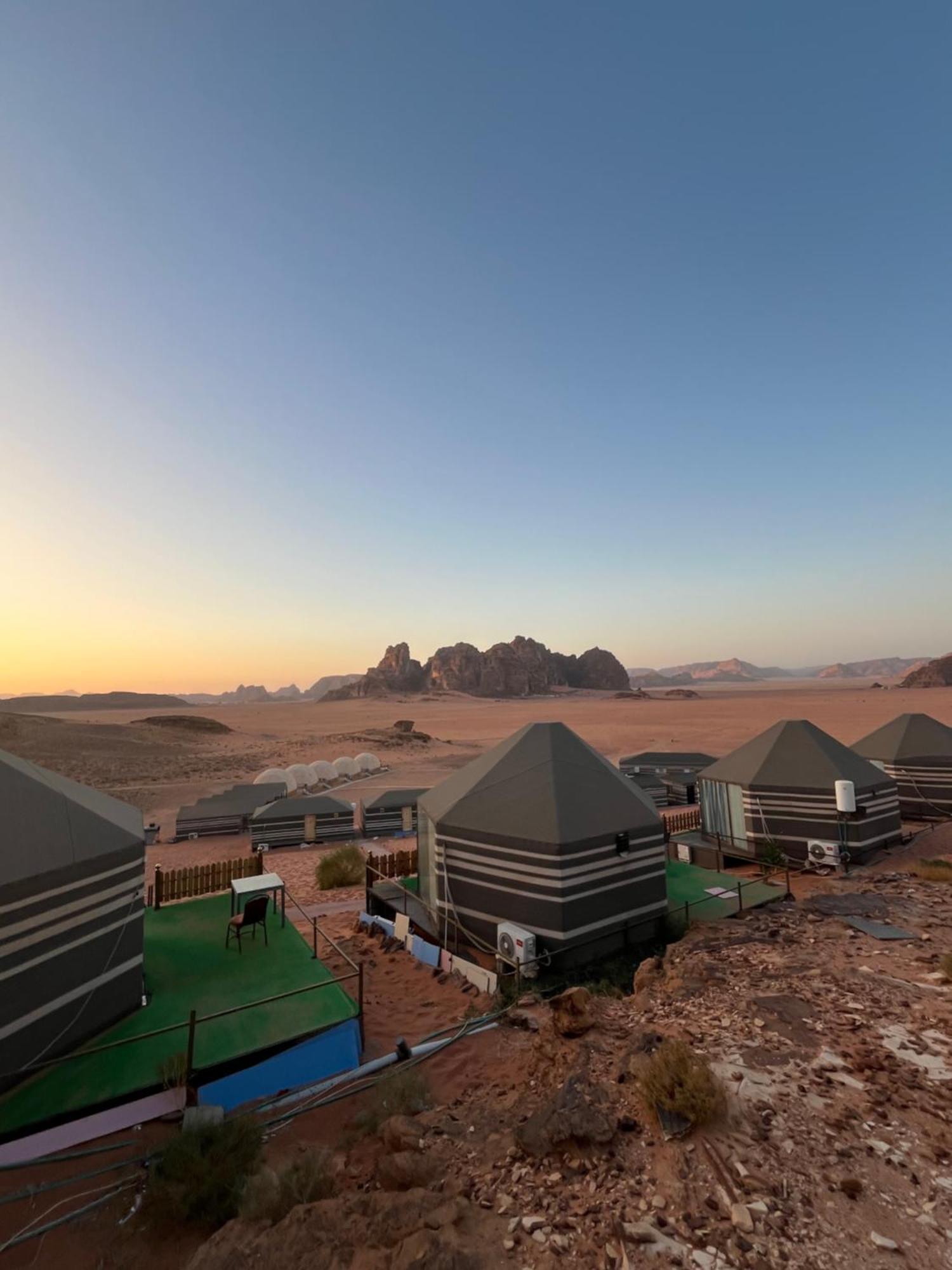 Al Raha Luxury Camp Hotell Wadi Rum Exteriör bild