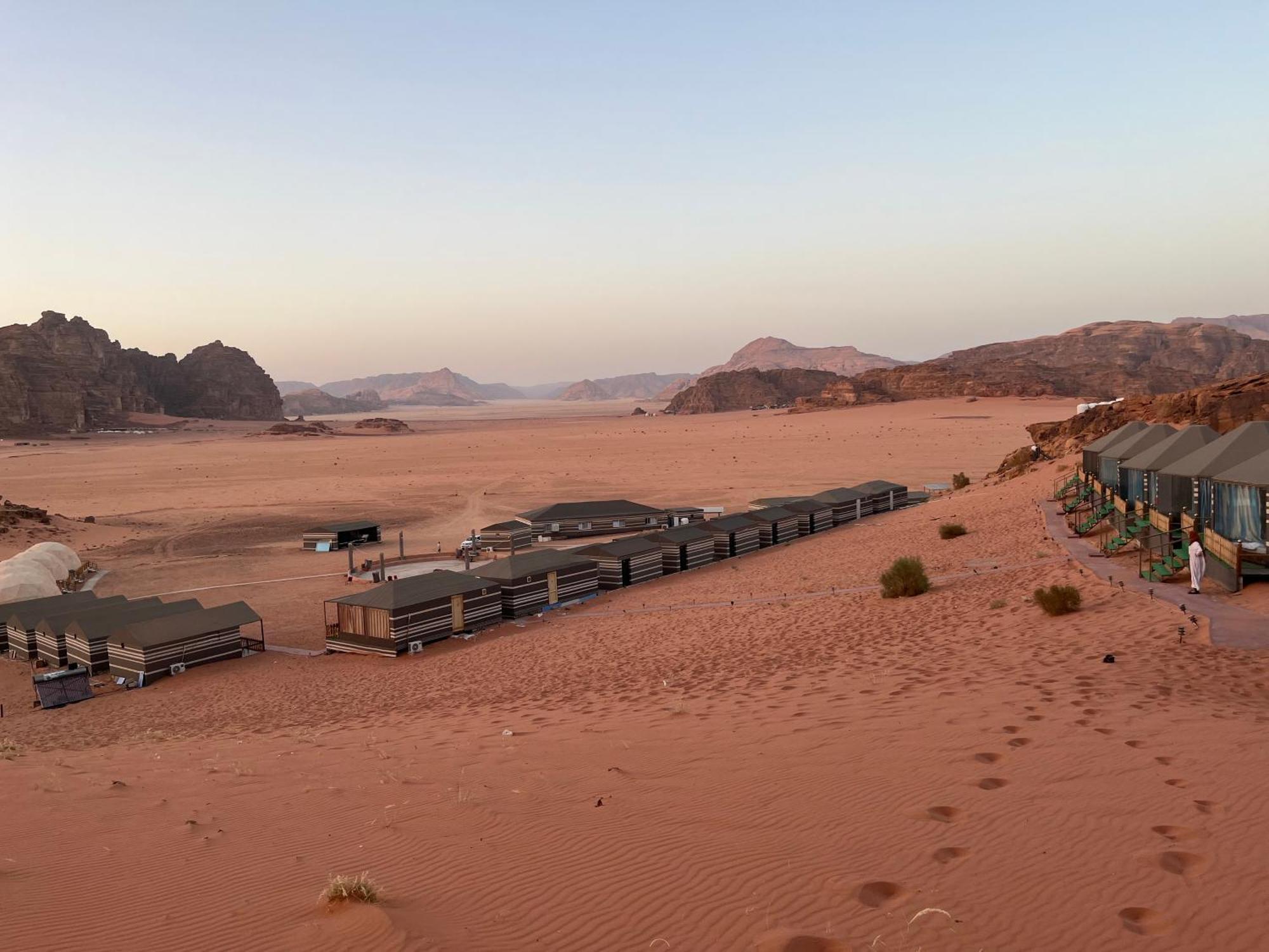 Al Raha Luxury Camp Hotell Wadi Rum Exteriör bild