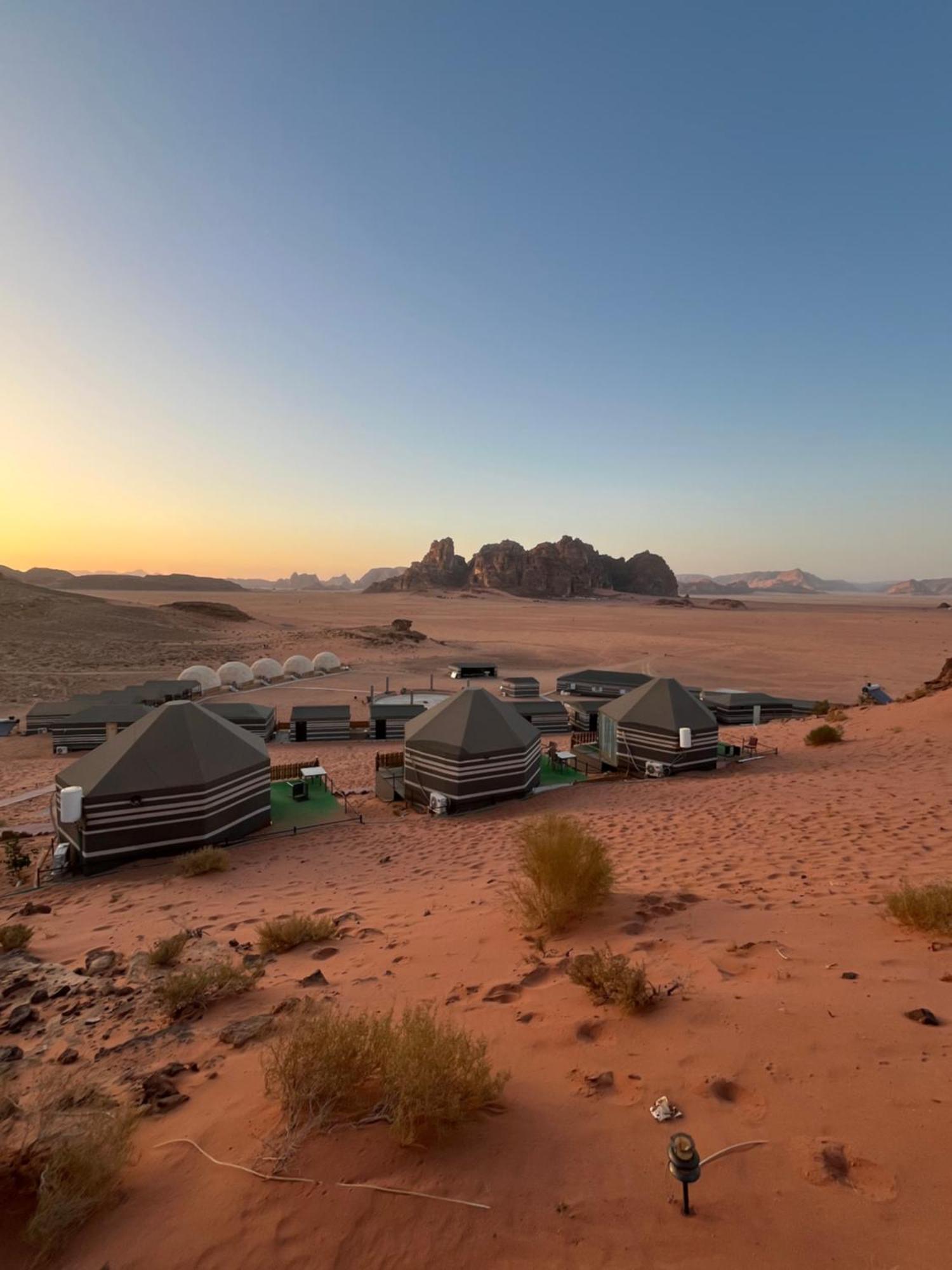 Al Raha Luxury Camp Hotell Wadi Rum Exteriör bild
