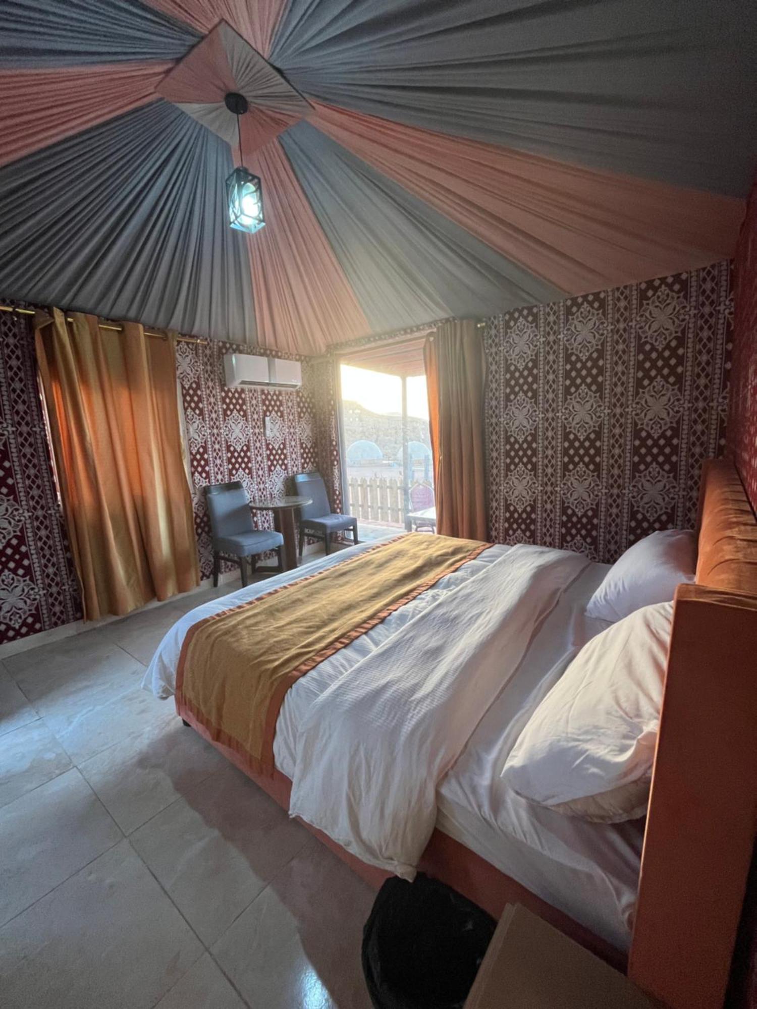 Al Raha Luxury Camp Hotell Wadi Rum Exteriör bild
